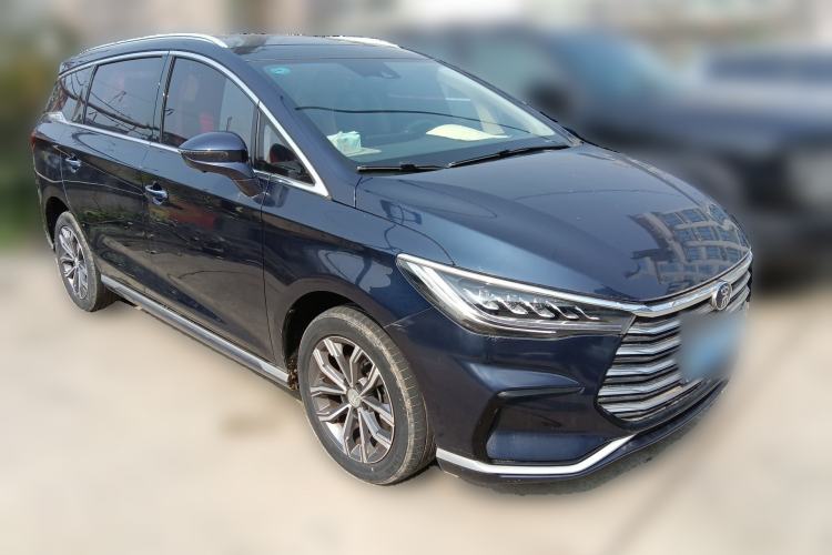 Used BYD Song MAX 2021 Upgraded Model 1.5T Automatic Flagship Version with 6 Seats Front Right 45 Deg