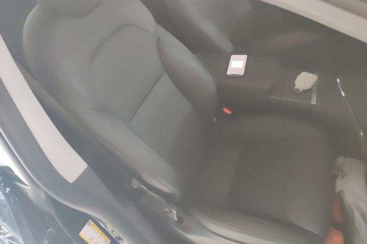 Used Tesla Model Y 2025 Rear-Wheel-Drive Version