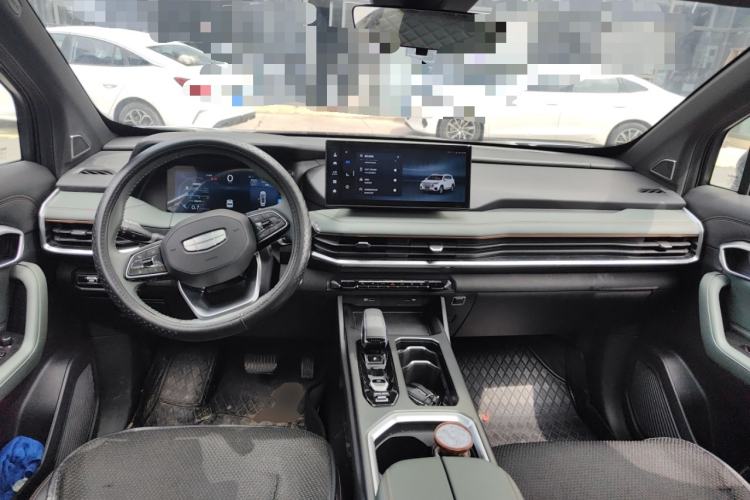 Used Geely Auto Haoyue L 2023 2.0T DCT Prestige Edition Center Console