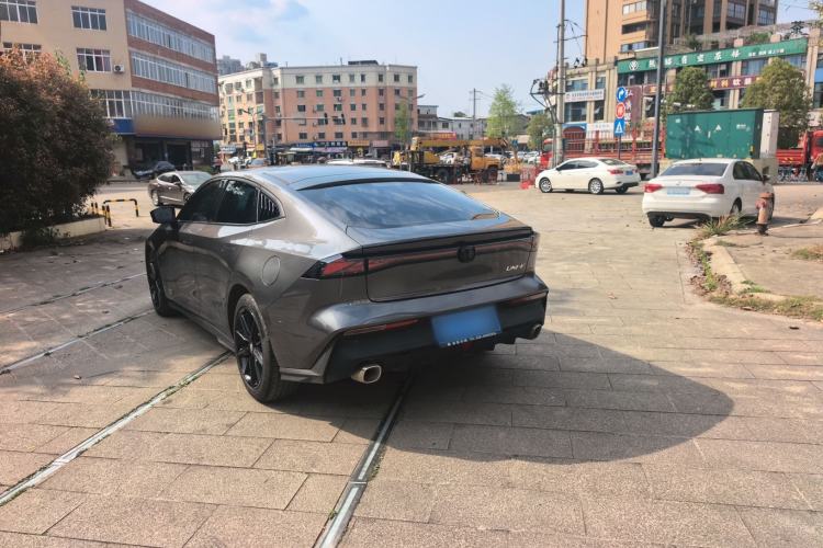 Used CHANGAN UNI-V 2023 1.5T Prestige Model
