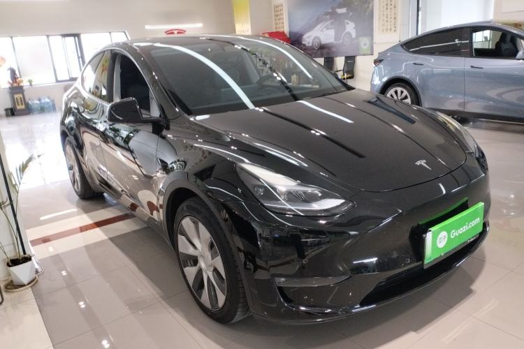 Used Tesla Model Y 2023 Long-Range All-Wheel-Drive Version
