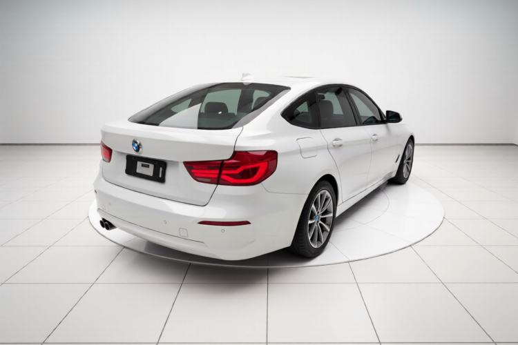 Used BMW 3 Series GT 2017 320i Sport Edition
