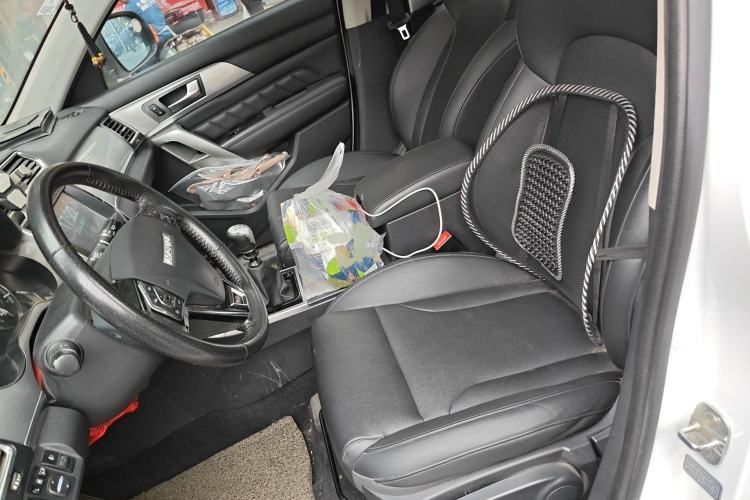 Used Haval H2 2016 Red-Label 1.5T Manual Two-Wheel Drive Luxury Model Left Front Seat