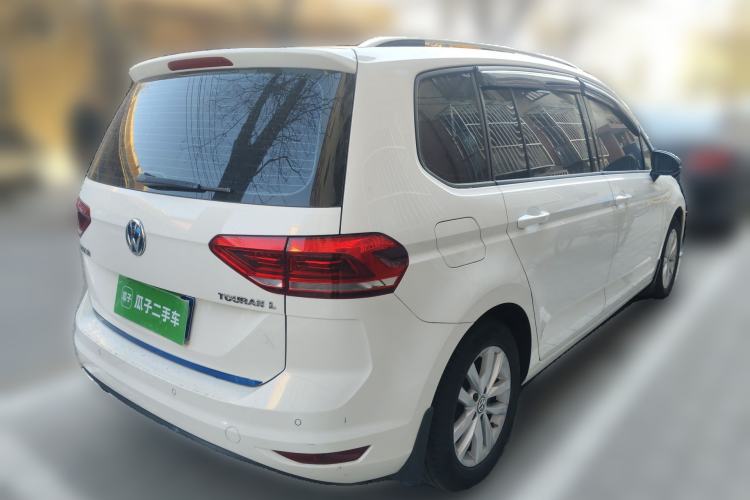 Used Volkswagen Touran 2016 Volkswagen Touran L 280TSI DSG Comfort Edition
