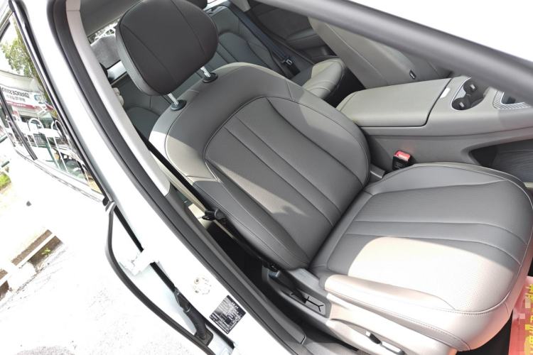 Used Hima H5 2025 Model Range-Extending Pro Right Front Seat