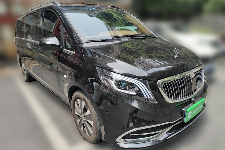 Used Mercedes-Benz Vito 2023 2.0T Elite Version 7 Seats Front Right 45 Deg