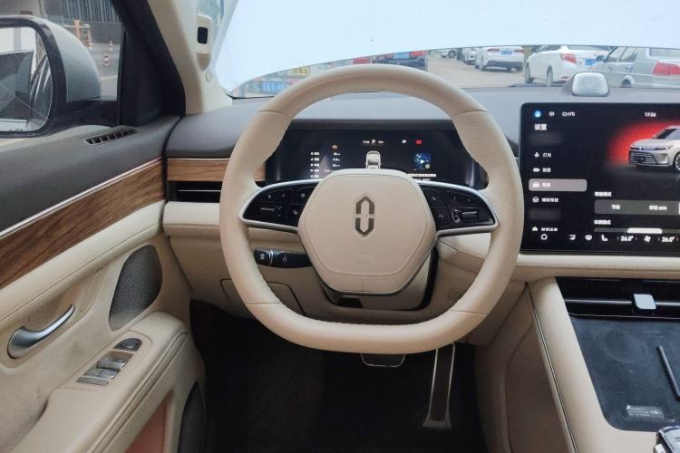 Used Hima AITO M7 2024 1.5T Rear-Drive Plus Version 6 Seats Steering Wheel