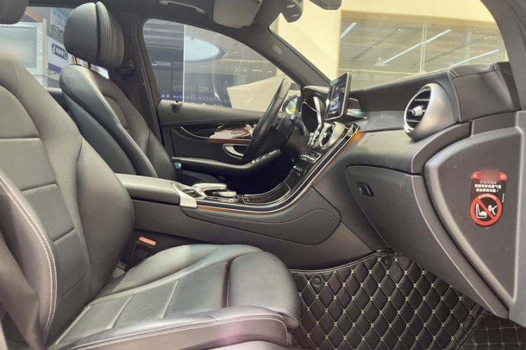 Used Mercedes-Benz GLC 2019 GLC 260 L 4MATIC Dynamic Model
