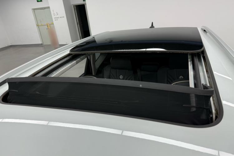 Used Volkswagen Tharu 2024 300TSI Two-Wheel-Drive Moonlight Edition Headliner