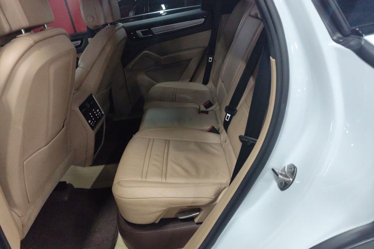 Used Porsche Cayenne E-Hybrid 2019 Cayenne E-Hybrid 2.0T Left Rear Seat