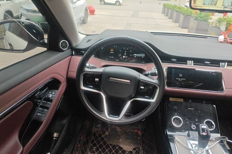 Used Land Rover Range Evoque 2022 Aurora L 249 PS R-Dynamic Luxury Edition Steering Wheel