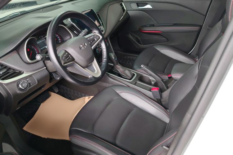 Used Chevrolet Monza 2020 Light Hybrid RS 330T Automatic Comfort Edition Left Front Seat