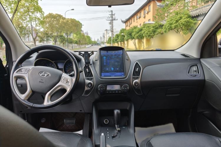 Used Hyundai ix35 2015 2.0L Automatic 2WD Smart Type China IV Audio And AC Panel