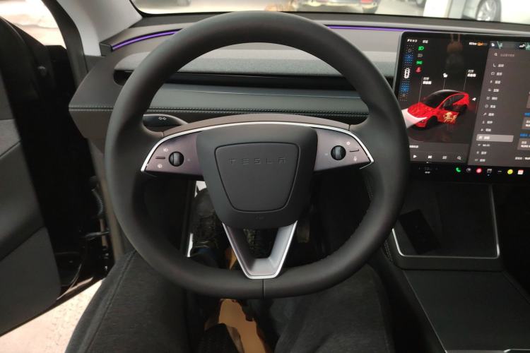 Used Tesla Model Y 2025 Rear-Wheel-Drive Version Steering Wheel