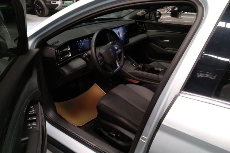 Used BYD Qin L 2025 DM-i Smart Drive 120KM Superior Model Driver Seat