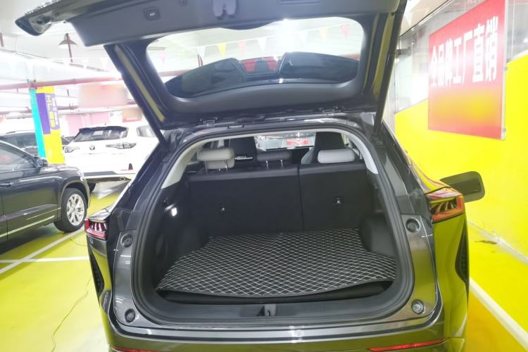 Used CHANGAN UNI-Z New Energy 2024 Blue Whale Smart Electric iDD 125km Excellence Model Trunk