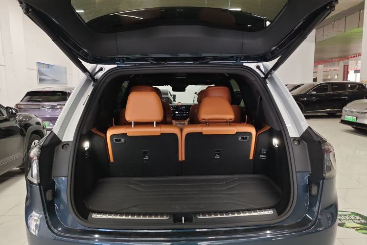 Used Hima AITO M9 2024 Range-Extended Ultra Version 42 kWh 6-Seater Model Trunk