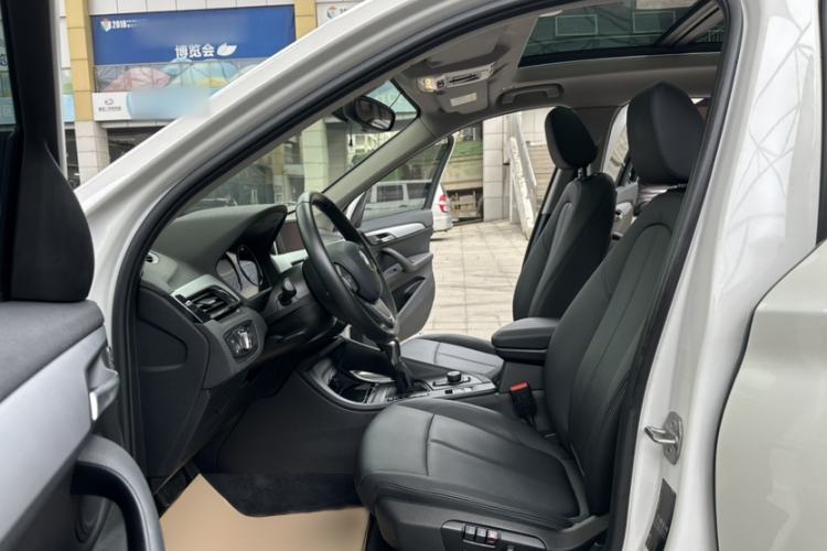 Used BMW X1 2018 sDrive18Li Fashion Model Interior 12