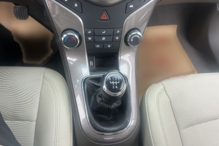 Used Chevrolet Cruze 2015 1.5L Classic SE MT