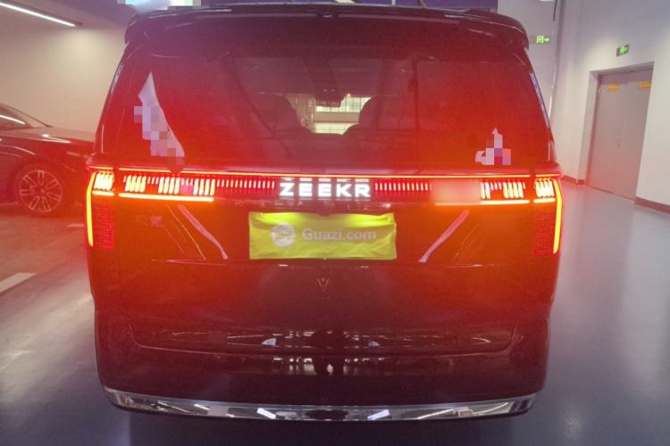 Used Zeekr 009 2024 7-Seater Walk-Through Version Four-Wheel Drive 108 kWh
