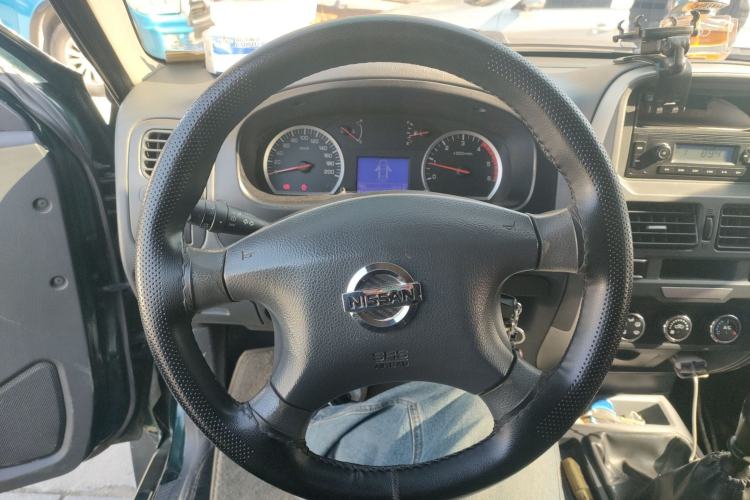 Used Dongfeng Ruichi 2017 2.5T Diesel Two-Wheel Drive Standard Version ZD25T5 Steering Wheel