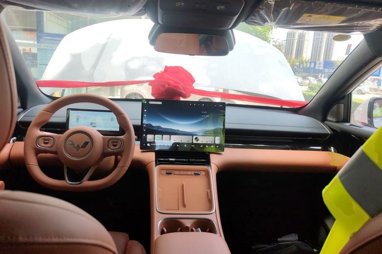 Used Wuling Xingguang S 2025 Model, 130km Flagship Edition Center Console