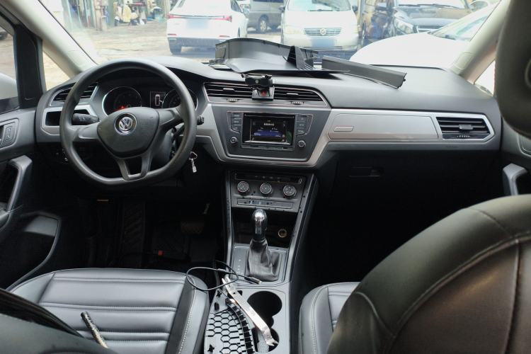 Used Volkswagen Touran 2018 Volkswagen Touran L 280TSI DSG Style Edition 7 Seats China V Emission Standard Center Console