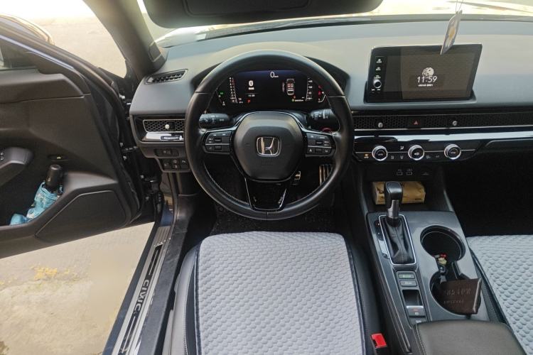 Used Honda Civic 2022 240TURBO CVT Dynamic Edition
