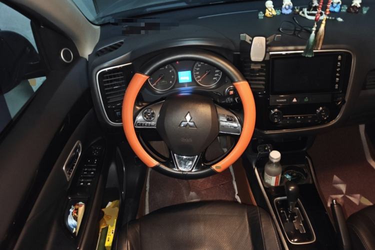 Used Mitsubishi Outlander 2018 2.0L Two-Wheel-Drive Jiale Edition 7-Seater