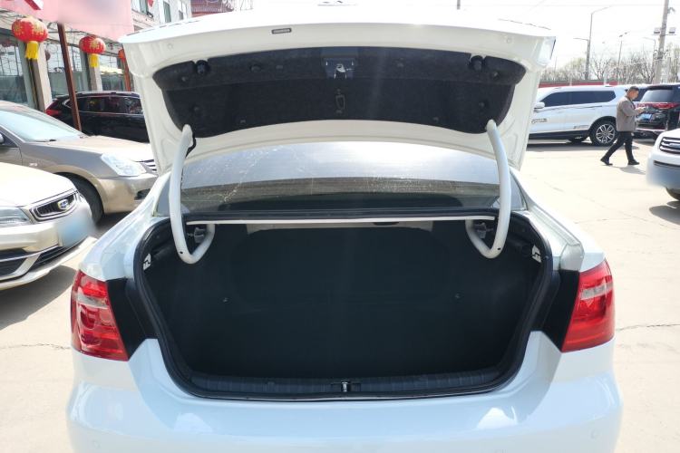 Used Volkswagen Bora 2014 1.6L Automatic Fashion Model Trunk