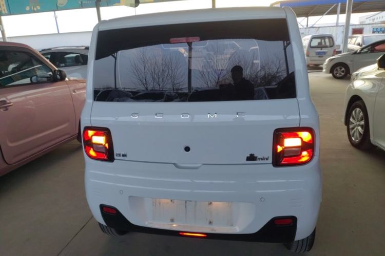 Used Geely Galaxy Panda 2023 Panda Mini 200km Endurance Bear
