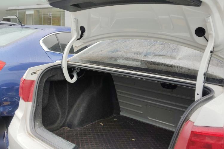 Used Volkswagen Santana 2018 1.5L Automatic Fashion Edition Trunk