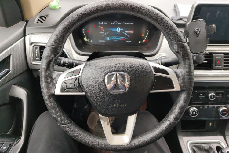 Used BAIC Weiwang M50F 2017 1.5L Comfort Edition Steering Wheel