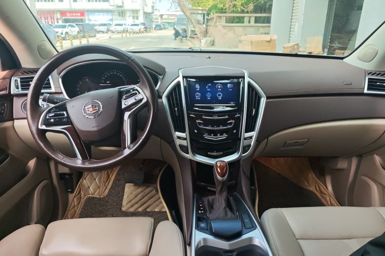 Used Cadillac SRX 2015 3.0L Elite Model Center Console