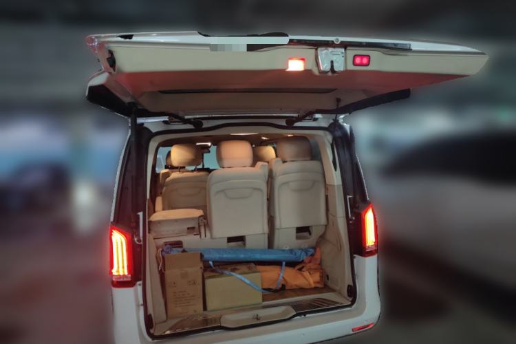 Used Mercedes-Benz V-Class 2016 V 260 Avantgarde Edition