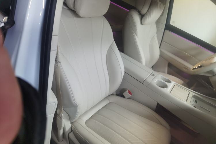 Used Hima AITO M8 2025 Extended-Range Max+ Version 53.4 kWh 6-Seater Edition
