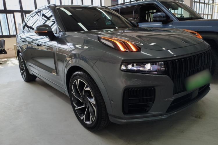 Used Lynk & Co 09 EM-P 2021 2.0T PHEV Halo Six-Seater Front Right 45 Deg