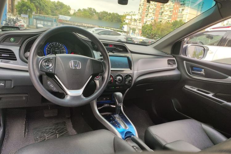 Used Honda Crider 2016 1.8L CVT Luxury Edition Center Console