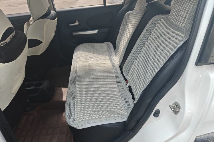 Used Venucia R50X 2013 1.6L Automatic Model