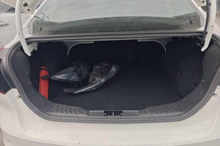 Used Ford Focus 2012 Sedan 1.6L Automatic Fashion Edition Trunk