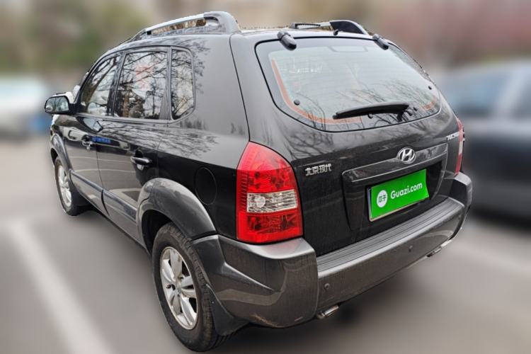 Used Hyundai Tucson 2009 2.0L Manual Two-Wheel Drive Fashion Edition Rear Left 45 Deg