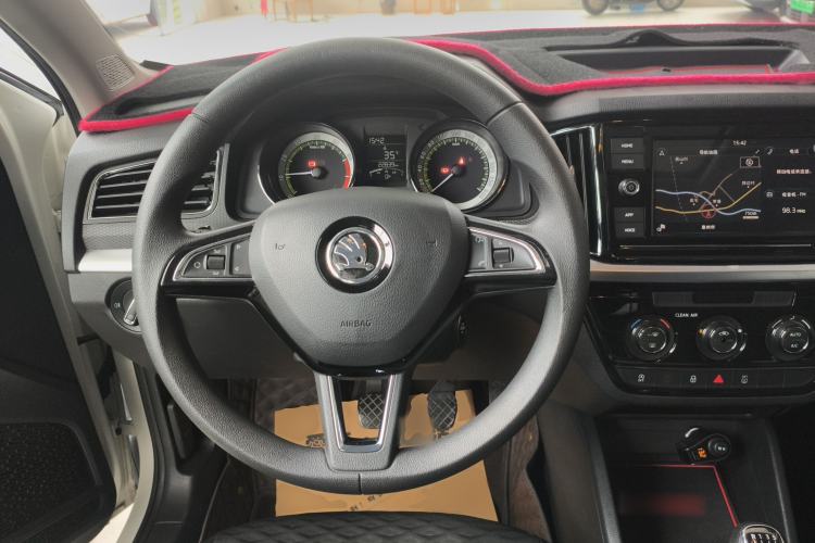 Used Skoda Kamiq 2018 1.5L Manual Comfort Edition China VI Standard Steering Wheel