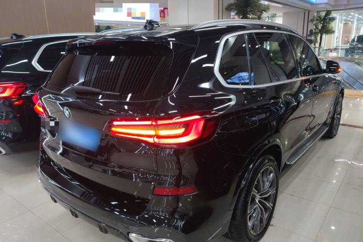 Used BMW X5 2022 Restyled xDrive 30Li Luxury Version M Sport Package
