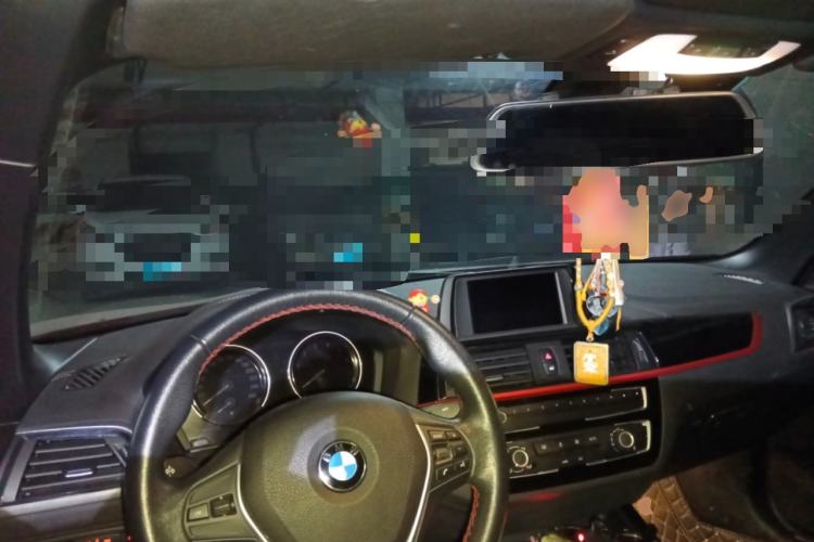 Used BMW 2 Series 2018 220i Convertible Coupe Sports Design Package Center Console