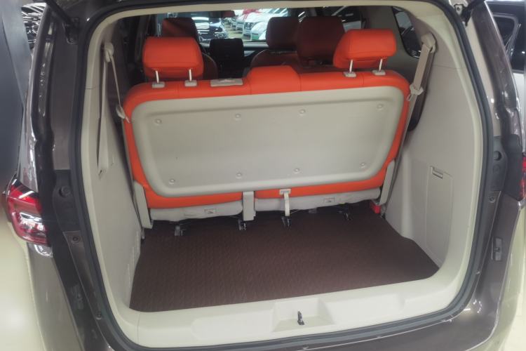 Used Buick GL8 2023 Land Executive Class Comfort Model Trunk