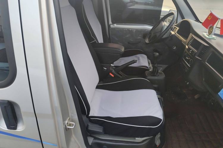 Used Wuling Zhiguang 2023 1.5L Practical Version 5/7 Seats