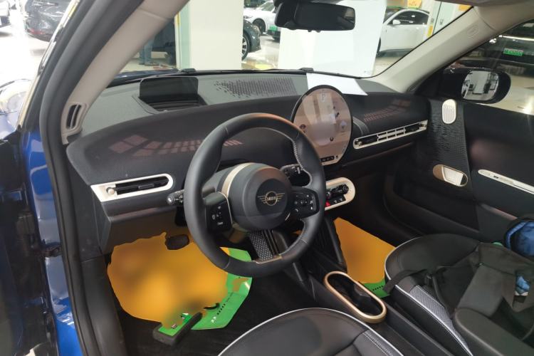 Used MINI Electric COOPER 2024 452km COOPER SE Artist