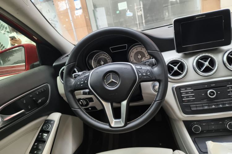 Used Mercedes-Benz GLA 2016 GLA 200 Sport Edition Steering Wheel