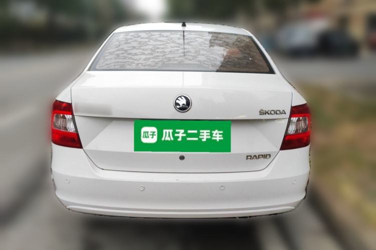 Used Skoda Rapid 2015 1.4L Manual Enjoyment Model
