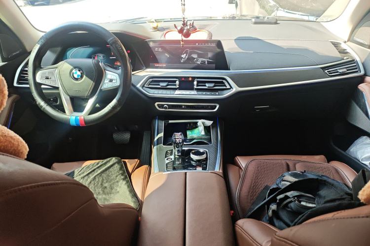 Used BMW X7 2022 xDrive40i Luxury Package with Leading Features
